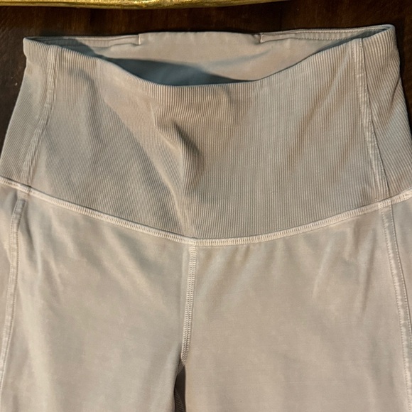 Lululemon sz 4 tan Leggings - Picture 4 of 5